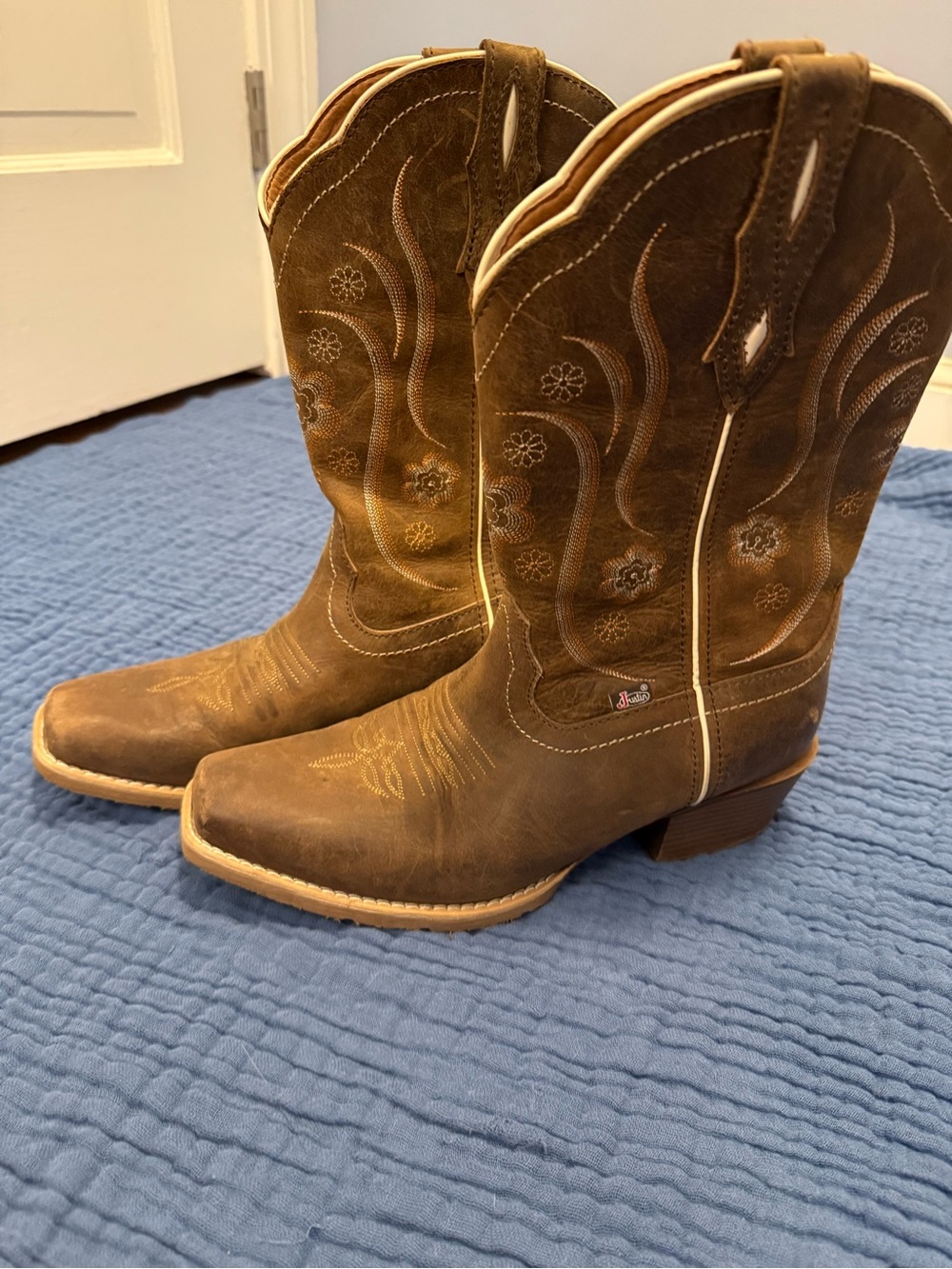 JUSTIN WOMEN'S JESSE BROWN WESTERN BOOTS - SQUARE TOE